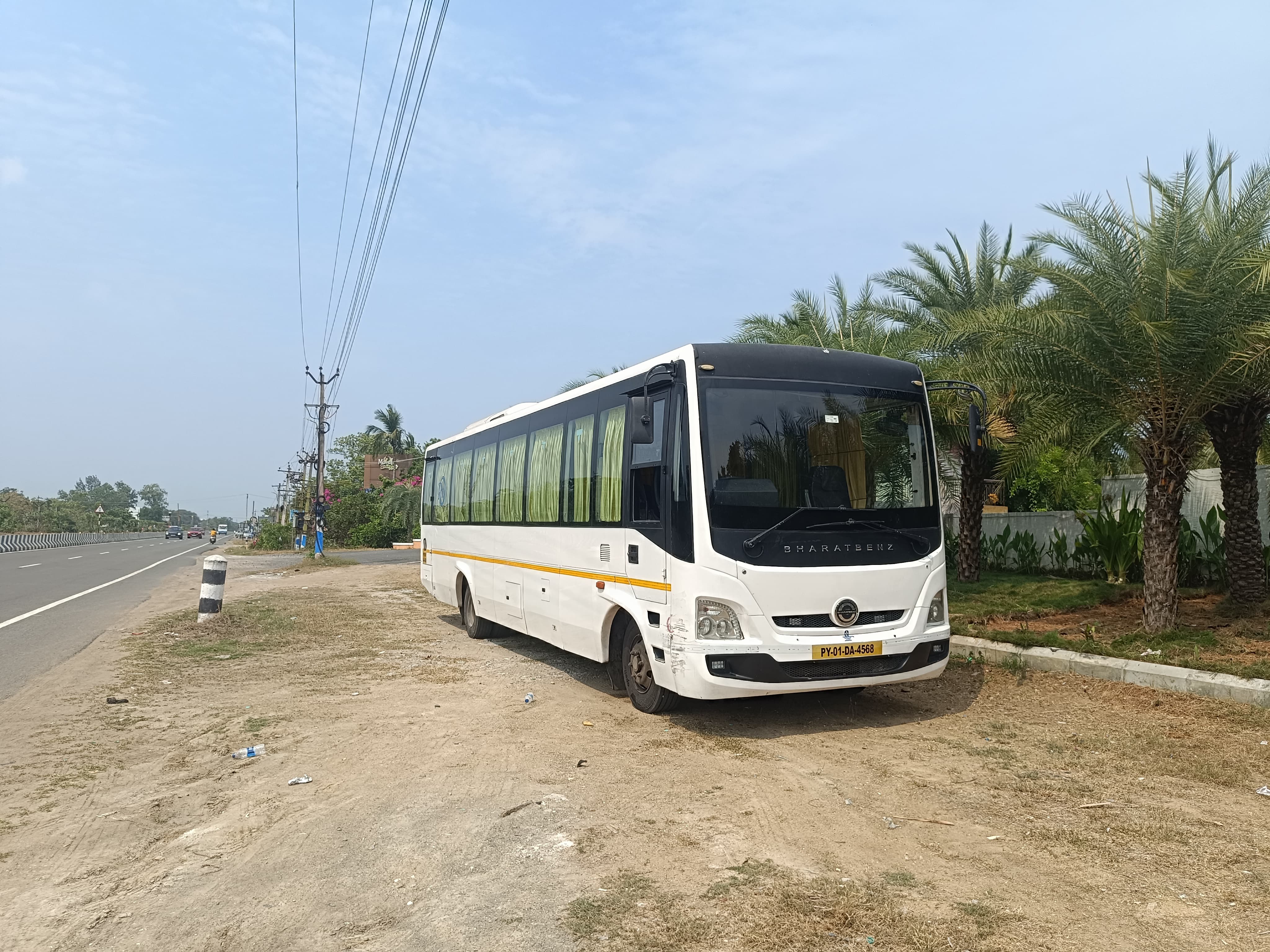 VM TRAVELS Gallery Image
